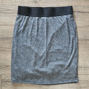Gently Worn - AMERICAN EAGLE - Black/Gray Knit Skirt, Elastic Waist-  Size S/P 